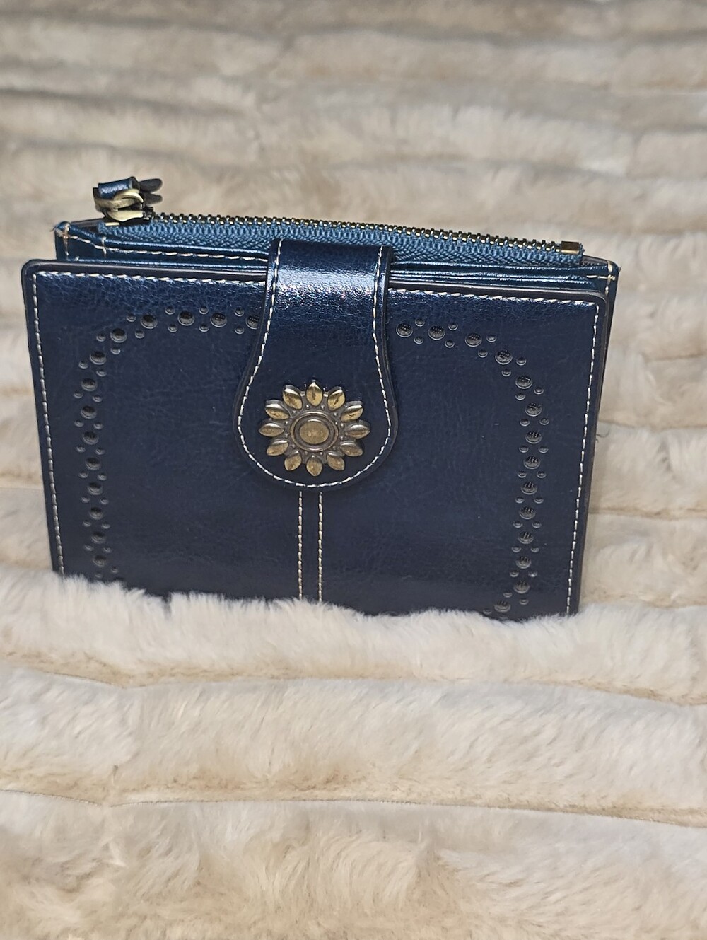 Flawless, pristine mint condition Lavorini genuine leather wallet in a rich navy